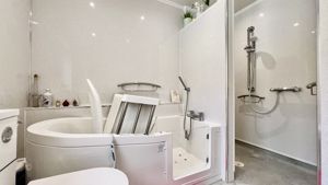 Photo 17- click for photo gallery